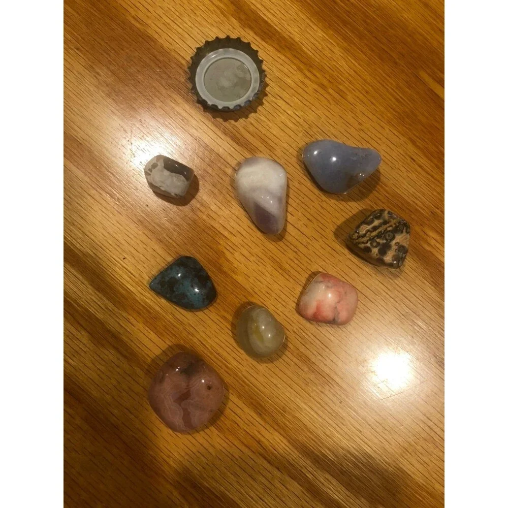 Polished gem stones / palm stones